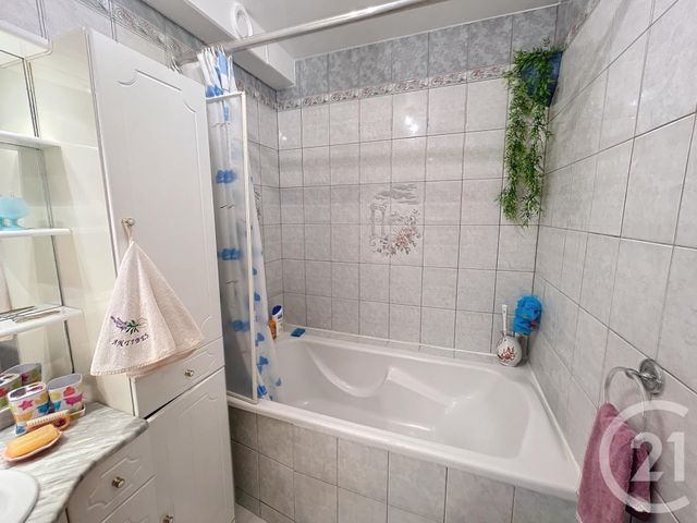 Appartement F2 à vendre - 2 pièces - 59.0 m2 - EPERNAY - 51 - CHAMPAGNE-ARDENNE - Century 21 Martinot Immobilier