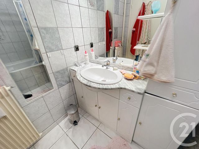 Appartement F2 à vendre - 2 pièces - 59.0 m2 - EPERNAY - 51 - CHAMPAGNE-ARDENNE - Century 21 Martinot Immobilier