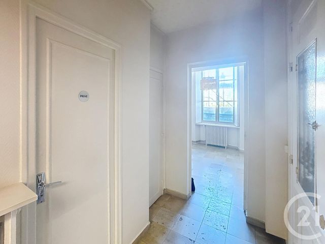 Appartement Local à louer - 5 pièces - 70.0 m2 - EPERNAY - 51 - CHAMPAGNE-ARDENNE - Century 21 Martinot Immobilier