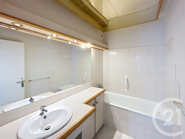 Appartement F4 à vendre - 4 pièces - 110.0 m2 - EPERNAY - 51 - CHAMPAGNE-ARDENNE - Century 21 Martinot Immobilier