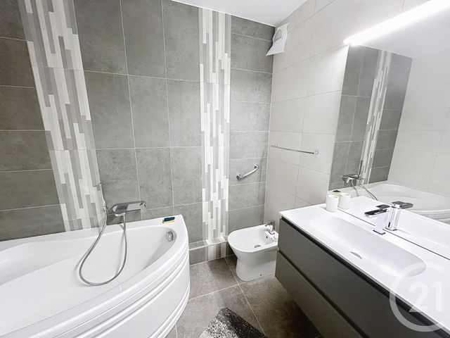 Appartement F4 à vendre - 4 pièces - 105.64 m2 - EPERNAY - 51 - CHAMPAGNE-ARDENNE - Century 21 Martinot Immobilier