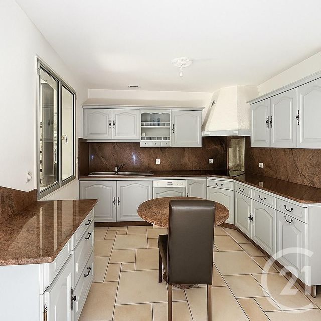 maison à vendre - 7 pièces - 185.5 m2 - MONTMORT LUCY - 51 - CHAMPAGNE-ARDENNE - Century 21 Martinot Immobilier