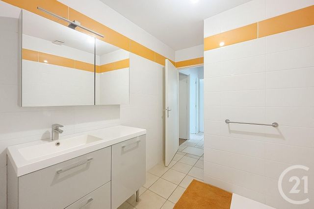 maison à vendre - 7 pièces - 185.5 m2 - MONTMORT LUCY - 51 - CHAMPAGNE-ARDENNE - Century 21 Martinot Immobilier