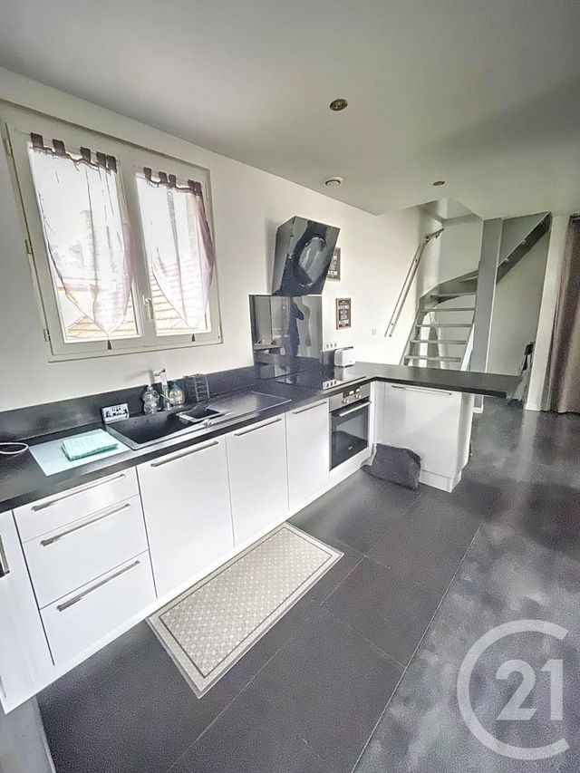 Appartement à vendre - 2 pièces - 53.4 m2 - EPERNAY - 51 - CHAMPAGNE-ARDENNE - Century 21 Martinot Immobilier