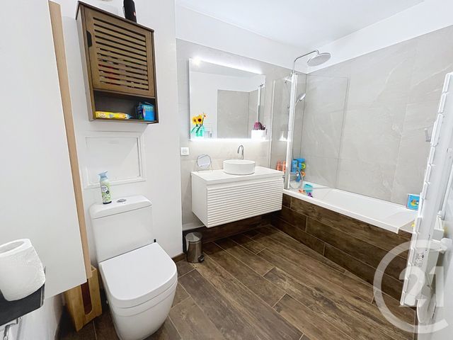 Appartement F5 à vendre - 5 pièces - 118.42 m2 - EPERNAY - 51 - CHAMPAGNE-ARDENNE - Century 21 Martinot Immobilier